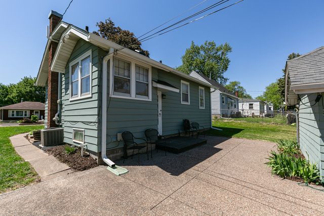 2218 W Lombard Street, Davenport, IA 52806