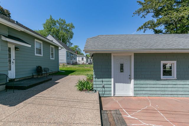 2218 W Lombard Street, Davenport, IA 52806