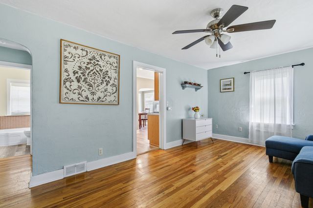 2218 W Lombard Street, Davenport, IA 52806