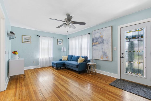 2218 W Lombard Street, Davenport, IA 52806