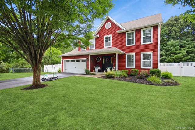45 Plum Court Drive, Poughquag, NY 12570
