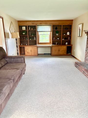 9 Stony Hill Rd, Agawam, MA 01030