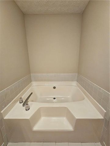 85 Sunnybrook Drive, Mcdonough, GA 30253