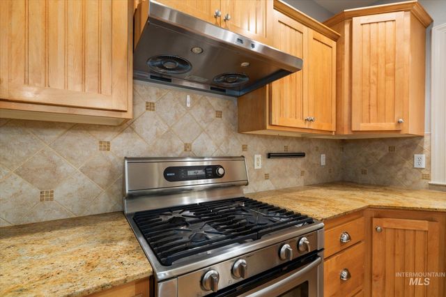 2757 S Goshen Way, Boise, ID 83709