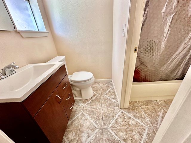 4215 Bayou Vista Drive, Houston, TX 77091