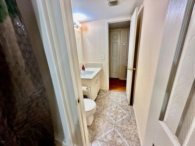 4215 Bayou Vista Drive, Houston, TX 77091