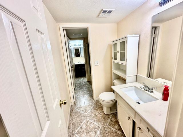 4215 Bayou Vista Drive, Houston, TX 77091