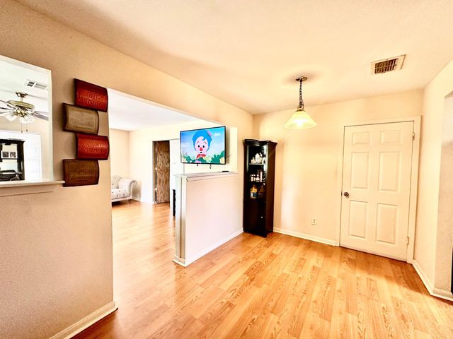 4215 Bayou Vista Drive, Houston, TX 77091