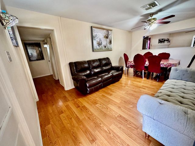 4215 Bayou Vista Drive, Houston, TX 77091