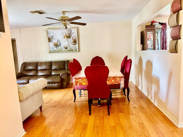 4215 Bayou Vista Drive, Houston, TX 77091