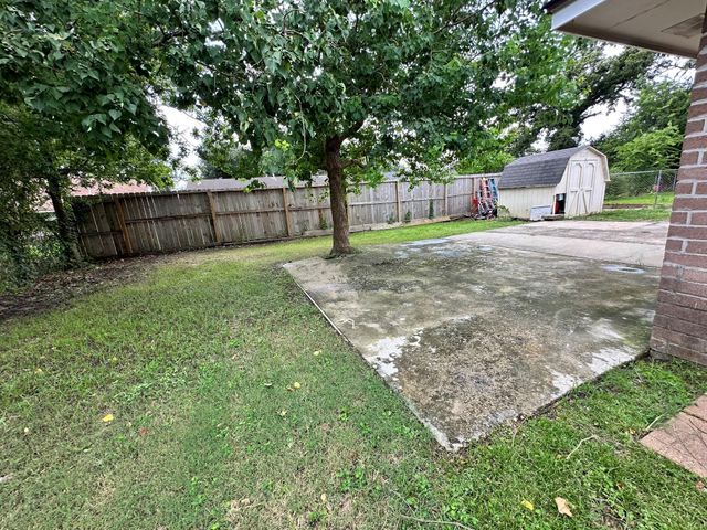 4215 Bayou Vista Drive, Houston, TX 77091