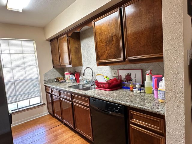 4215 Bayou Vista Drive, Houston, TX 77091