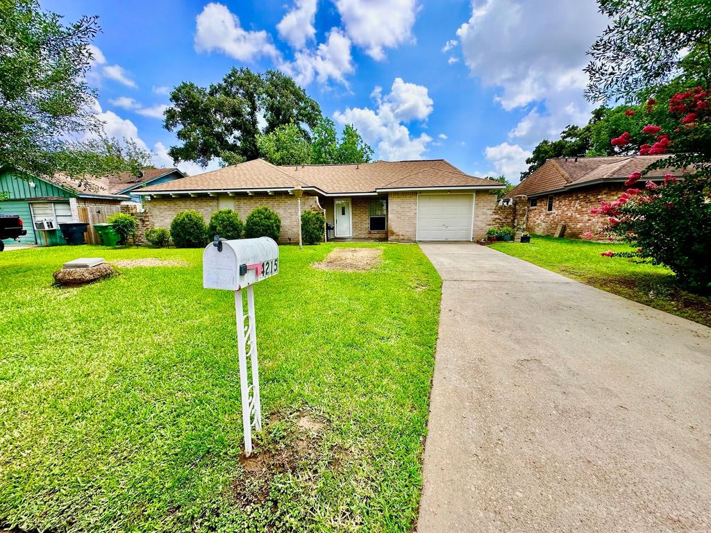4215 Bayou Vista Drive, Houston, TX 77091