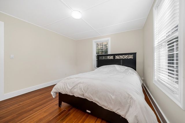 12 Adams St, Lynn, MA 01902