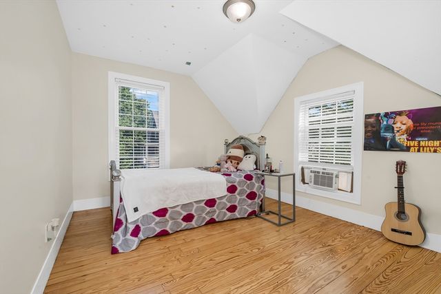 12 Adams St, Lynn, MA 01902