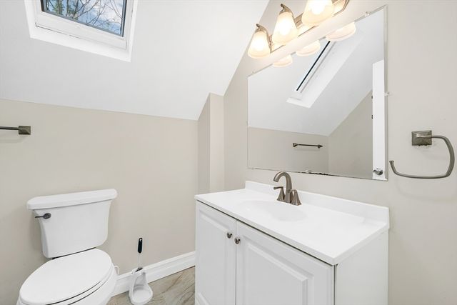12 Adams St, Lynn, MA 01902
