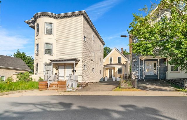 12 Adams St, Lynn, MA 01902