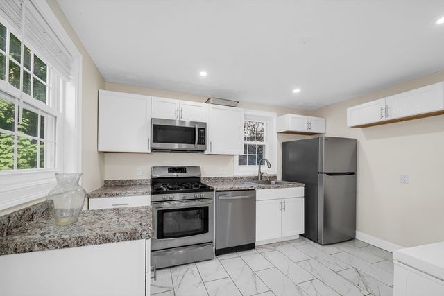 12 Adams St, Lynn, MA 01902