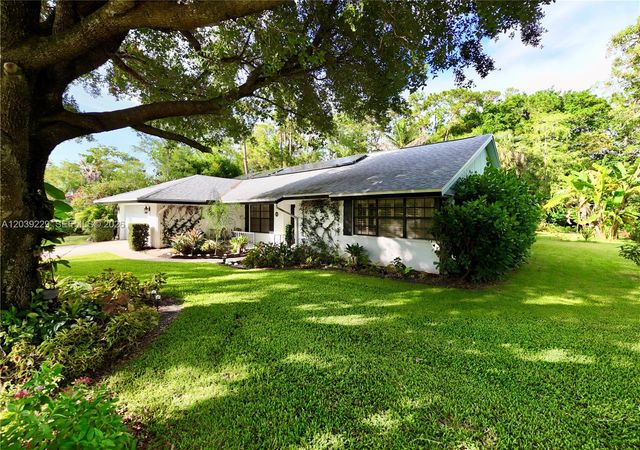 172 Wild Pine Road, Wellington, FL 33414