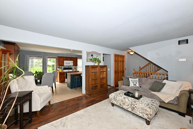 213 McDivitt LANE, Mukwonago, WI 53149