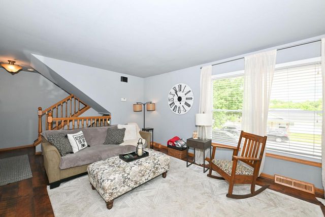 213 McDivitt LANE, Mukwonago, WI 53149