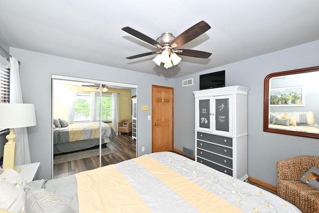 213 McDivitt LANE, Mukwonago, WI 53149