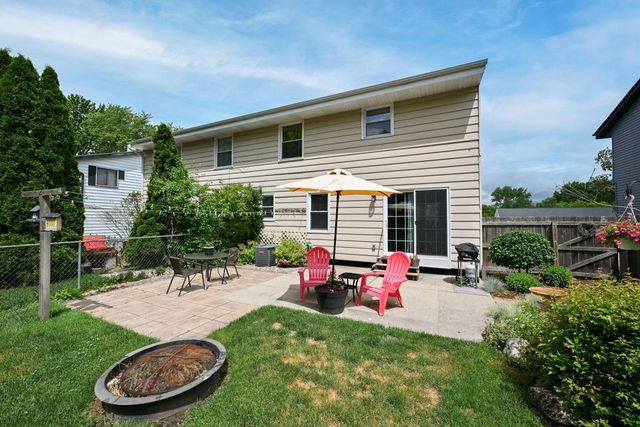 213 McDivitt LANE, Mukwonago, WI 53149