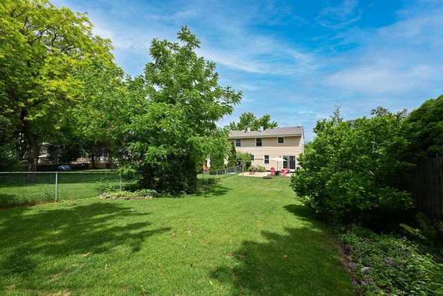 213 McDivitt LANE, Mukwonago, WI 53149