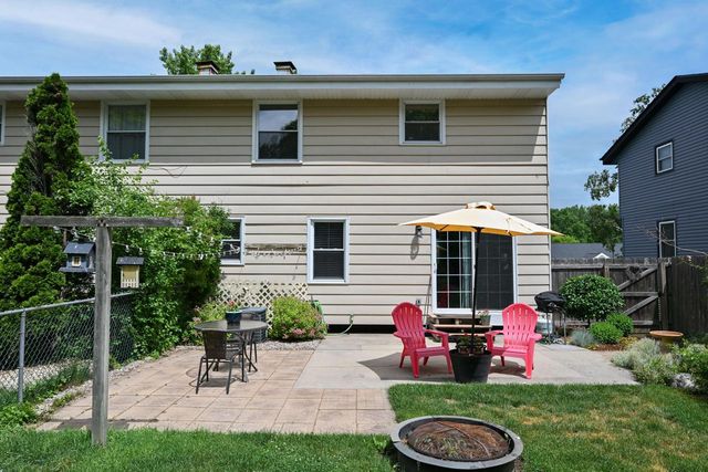 213 McDivitt LANE, Mukwonago, WI 53149