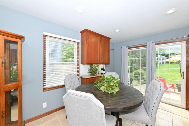 213 McDivitt LANE, Mukwonago, WI 53149