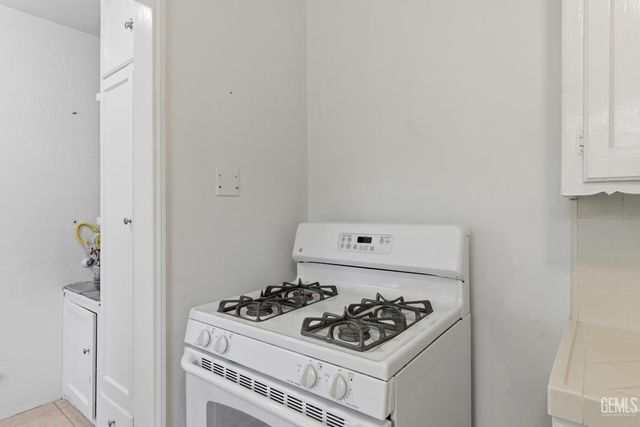 220 Jeffrey Street, Bakersfield, CA 93305