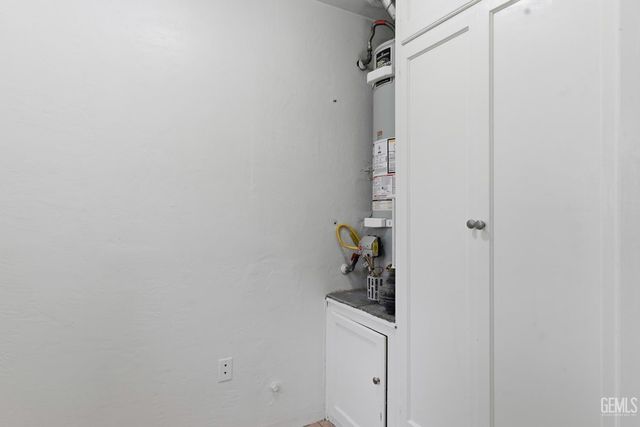 220 Jeffrey Street, Bakersfield, CA 93305