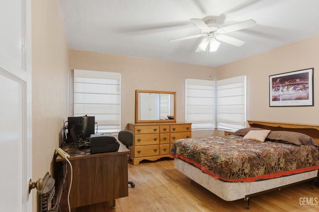 220 Jeffrey Street, Bakersfield, CA 93305