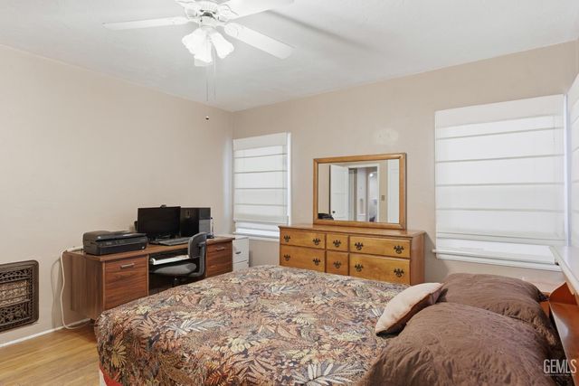 220 Jeffrey Street, Bakersfield, CA 93305