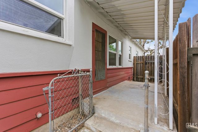 220 Jeffrey Street, Bakersfield, CA 93305