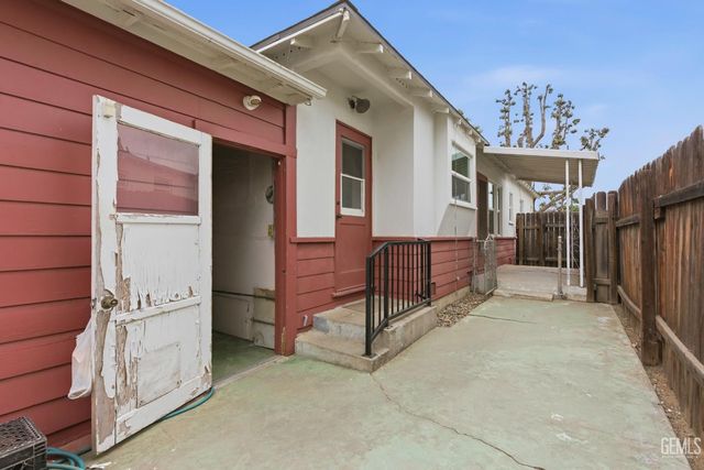 220 Jeffrey Street, Bakersfield, CA 93305