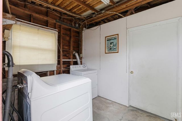 220 Jeffrey Street, Bakersfield, CA 93305