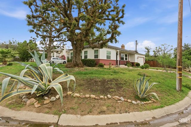 220 Jeffrey Street, Bakersfield, CA 93305