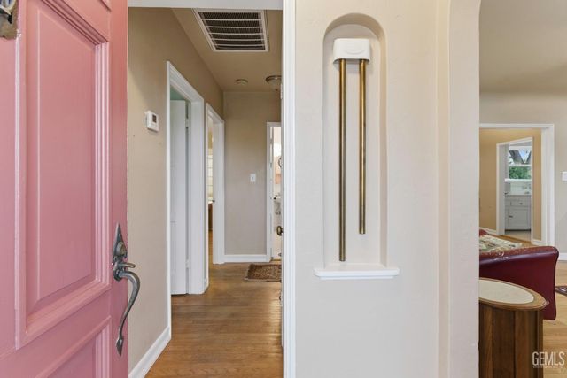 220 Jeffrey Street, Bakersfield, CA 93305