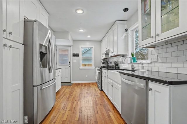 2707 Overbrook Road, Cuyahoga Falls, OH 44221