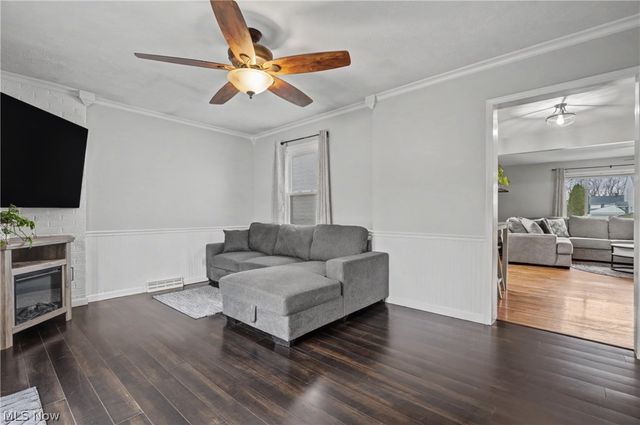 2707 Overbrook Road, Cuyahoga Falls, OH 44221