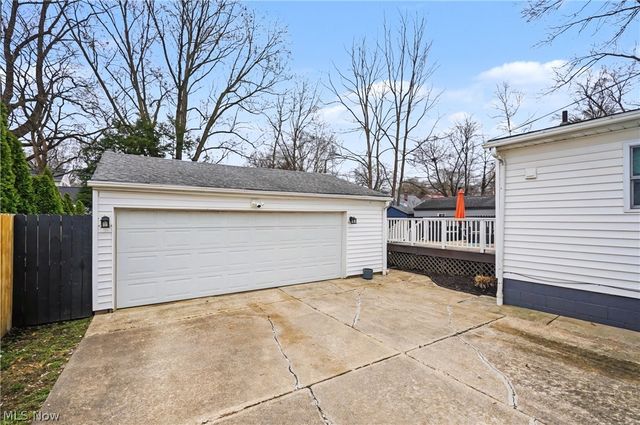 2707 Overbrook Road, Cuyahoga Falls, OH 44221