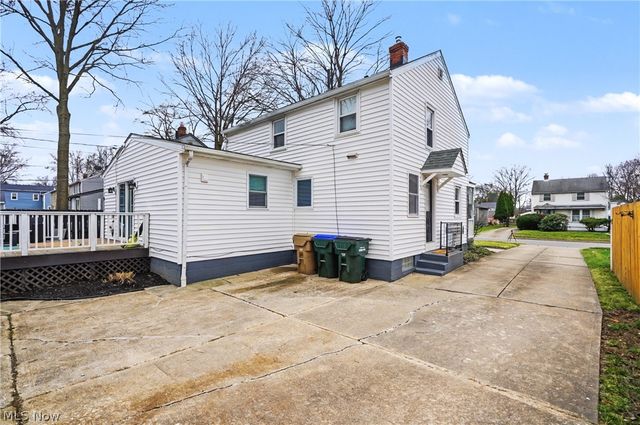 2707 Overbrook Road, Cuyahoga Falls, OH 44221