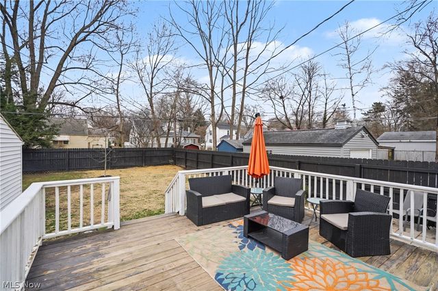 2707 Overbrook Road, Cuyahoga Falls, OH 44221