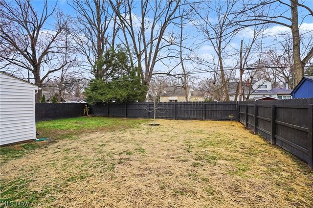 2707 Overbrook Road, Cuyahoga Falls, OH 44221