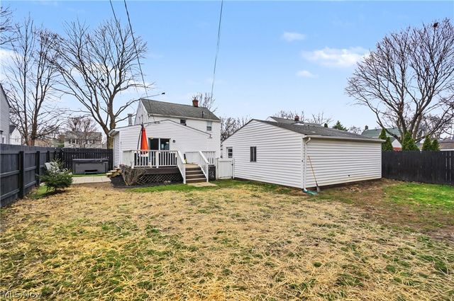 2707 Overbrook Road, Cuyahoga Falls, OH 44221