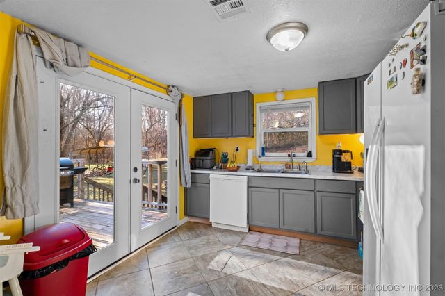 474018 E 660 Road, Watts, OK 74964