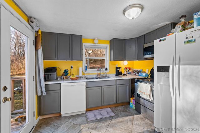 474018 E 660 Road, Watts, OK 74964