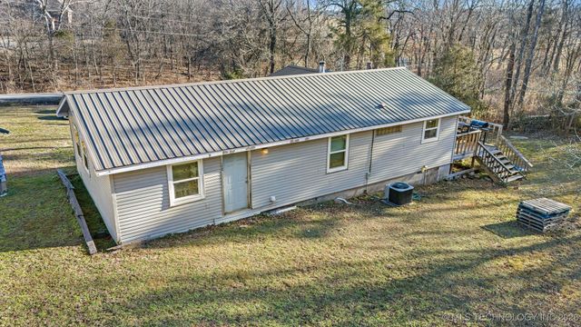 474018 E 660 Road, Watts, OK 74964