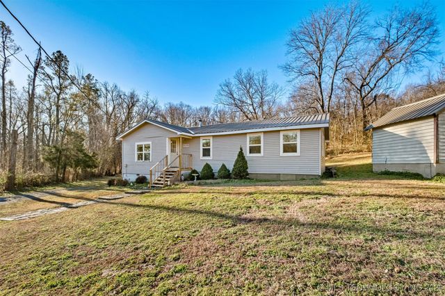 474018 E 660 Road, Watts, OK 74964